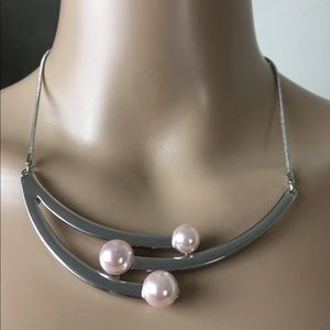 White house black market  Pearl Necklace